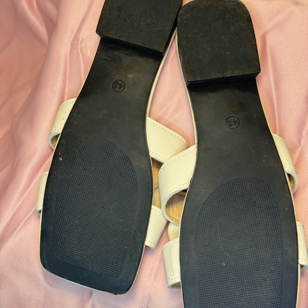 NWOT Elegant White Bow Slide Sandals - Picture 4 of 4